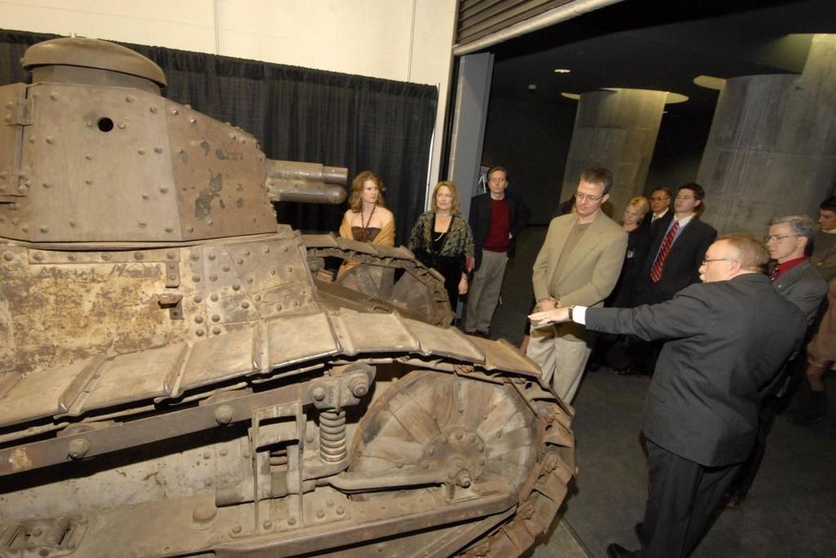 The National World War I Museum opened in 2006. It includes re-created WWI bunkers, listening booths and artifacts.