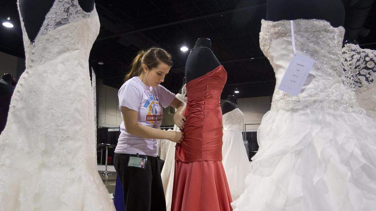 Find the latest trends at the KC Weddings Bridal Spectacular, to be held at the Overland Park Convention Center.