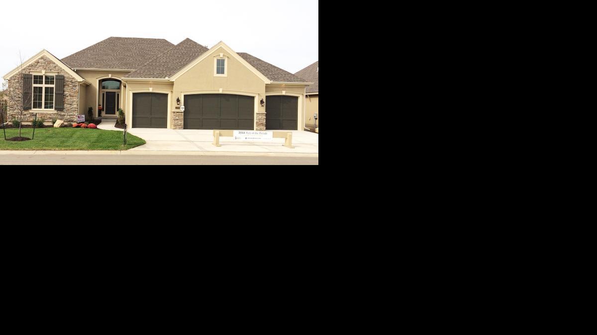 
Don Julian Builders’ 2014 Pick of the Parade Grand Award-winning Edgewood ranch reverse located in Chapel Hill Estates at 13200 W. 170th St. is priced at $519,900.
