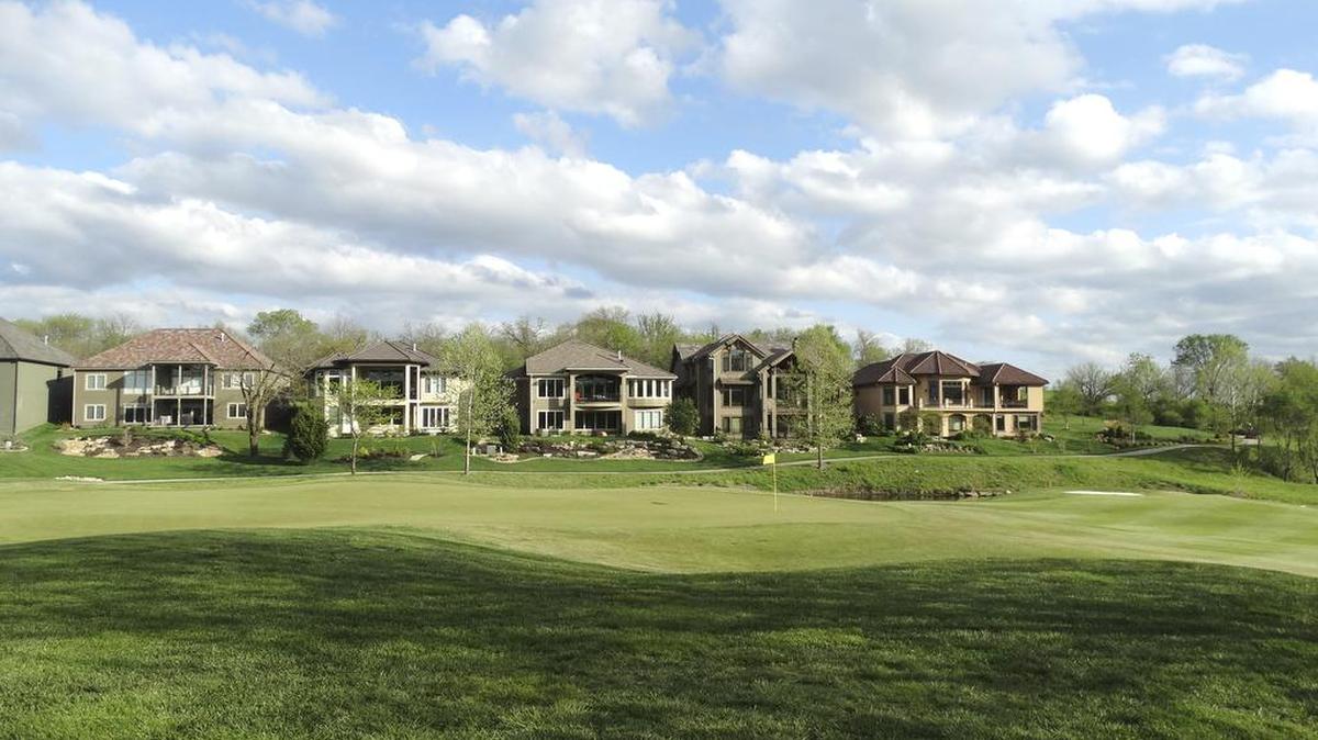Cottonwood Canyon recently welcomed a new member to the community’s building team, LG Homes, which has already sold its first speculative home and will soon have a second underway.