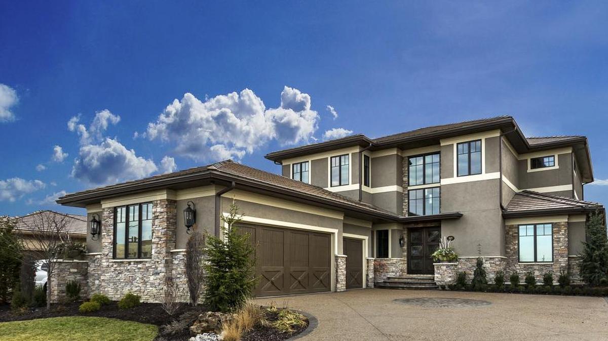 Meadowbrook Park offers plenty of green space along with your choice of any Lambie Custom design complete with high end finishes.