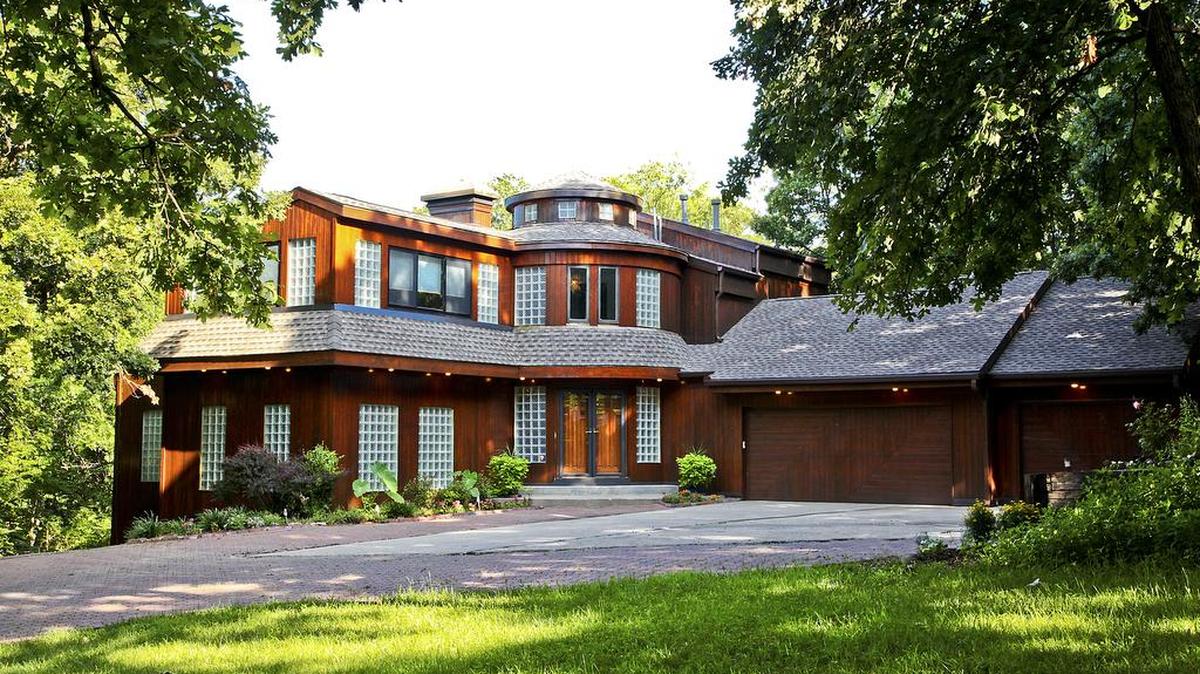 
This custom home in Oakmont Estates sits on 1.5 acres in a treed and landscaped retreat overlooking the Blue River. It is available for $725,000.
