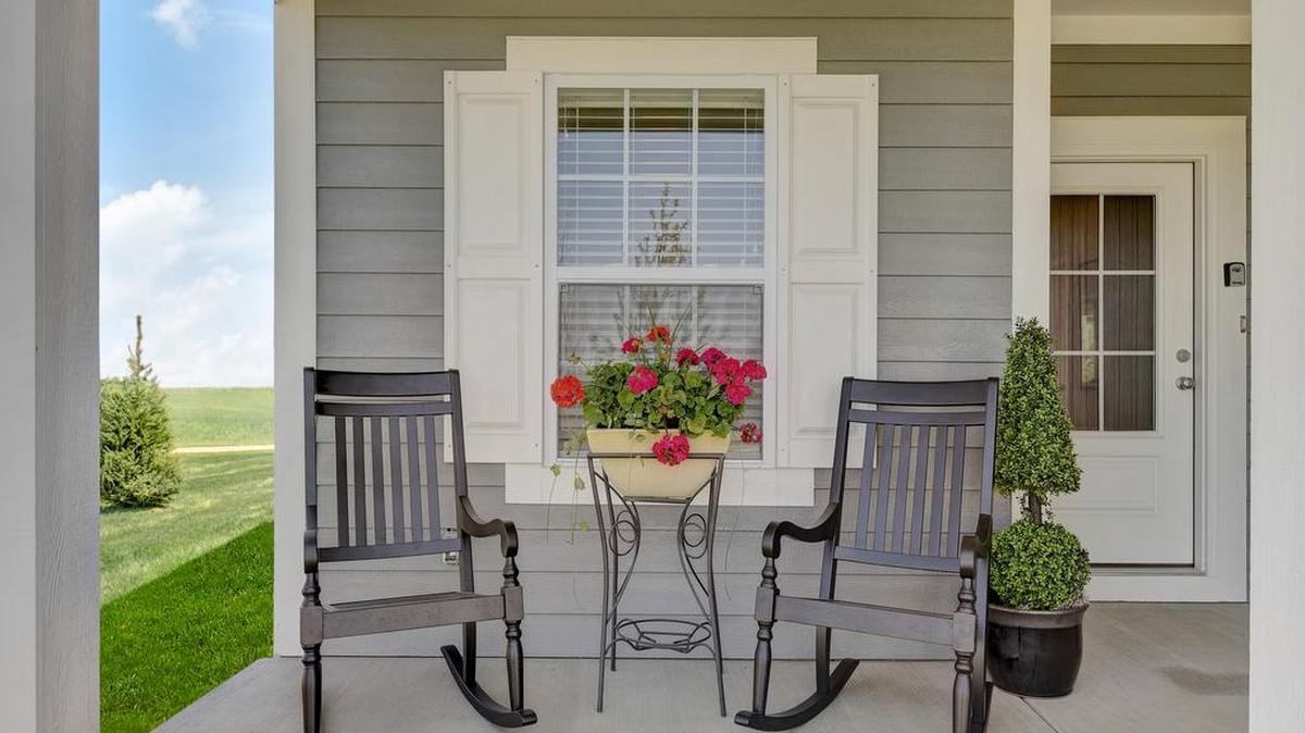The Fairway Villas at City Center signature front porches add a nostalgic flair to the Hamptons-style, contemporary design.