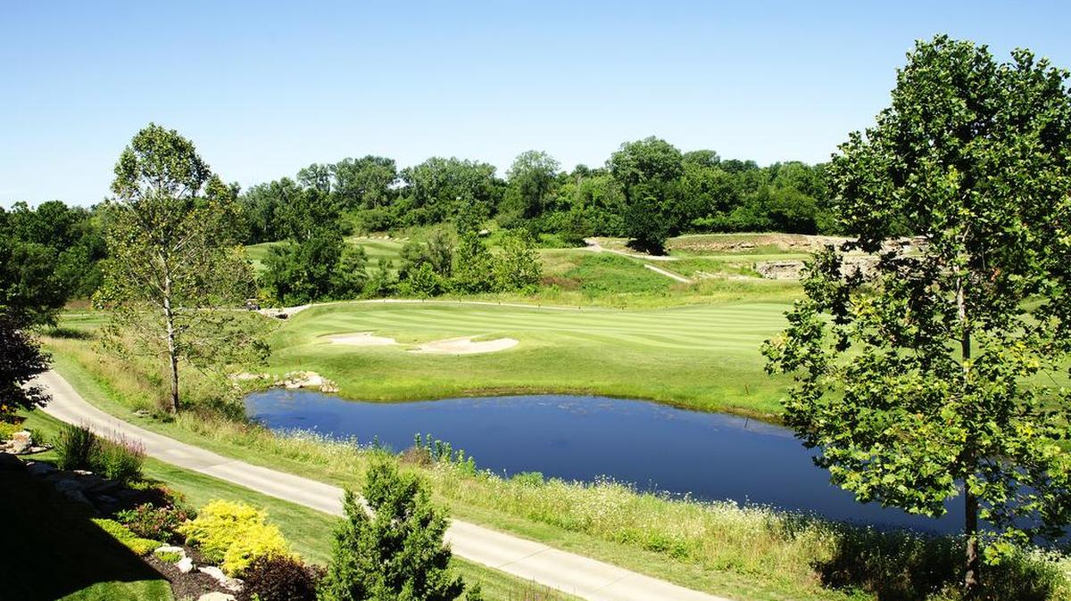 
The homes at Cottonwood Canyon offer views of the rolling terrain of Canyon Farms Golf Club. 
