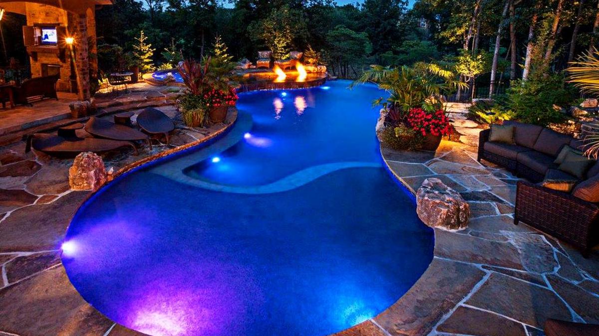 Thoughtfully designed, carefully appointed outdoor living spaces enhance the resort-like atmosphere of The Village of Loch Lloyd. These slices of at-home paradise are designed to be enjoyed through as much of the year as possible, giving homeowners ample opportunities to relish the Loch Lloyd lifestyle.