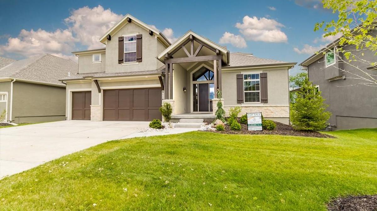 Lambie Custom offers ranches, maintenance-free villas, 1.5 stories, reverse ranches and two-story options, and within each model there is plenty of room for customization.