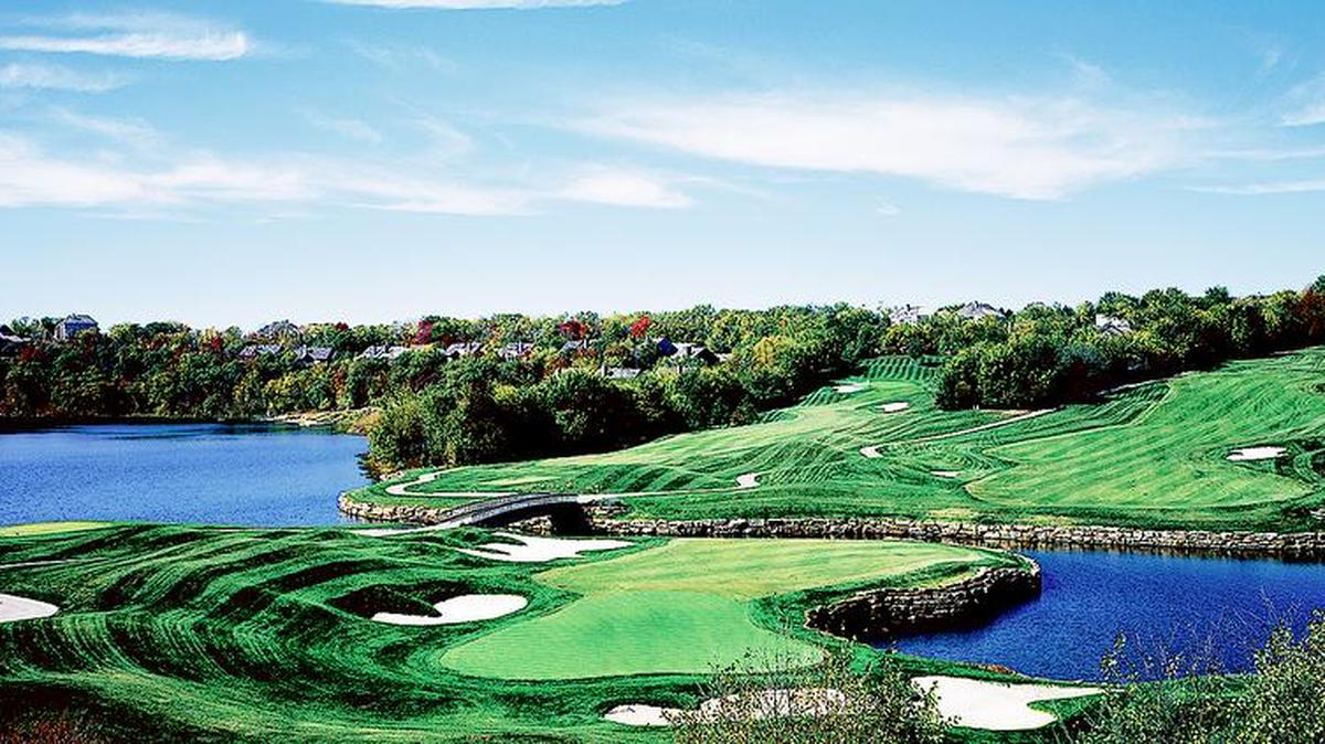 
Shadow Glen Golf Club and Shadow Lake are just two of the amenities at Cedar Creek, which also boasts two swimming pools, jogging and walking trails, four lighted tennis courts, the Swim & Racquet Club and an indoor gymnasium.
