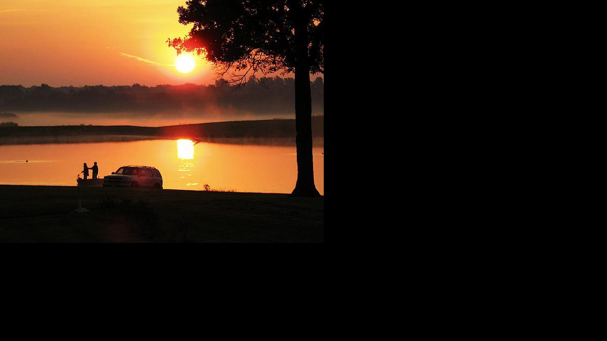 
Trailridge Farm has has a 22-acre trophy bass lake, nine additional ponds, five miles of levees for hiking or horseback riding, 350 acres of productive farm ground 

