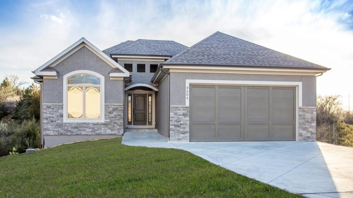 For Thane Brethour and Dewayne Spiess, co-founders of Remington Custom Homes, the decision to build in P&L Development communities was an easy, thanks to two prime locations in the Kansas 10 corridor and a shared emphasis on creating homes that fit homeowners’ needs now and in the future.