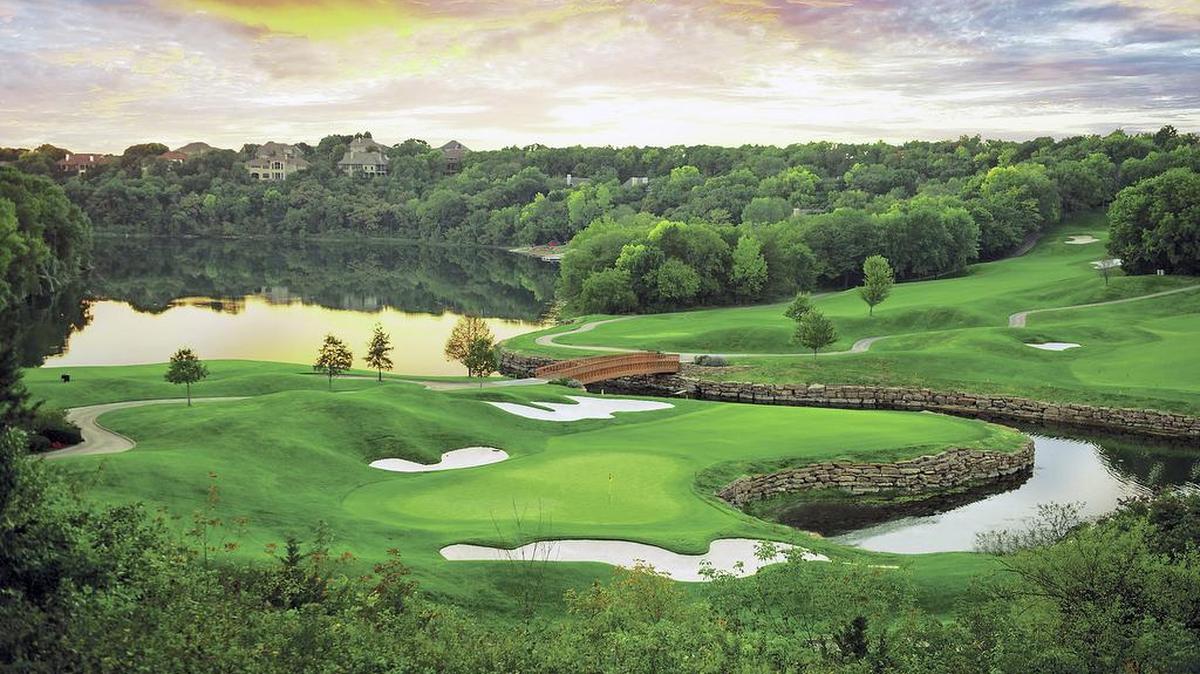 With unparalleled scenery, resort-style amenities and beautiful homes built by some of Kansas City’s best builders, Cedar Creek has been transforming how people live since 1989.