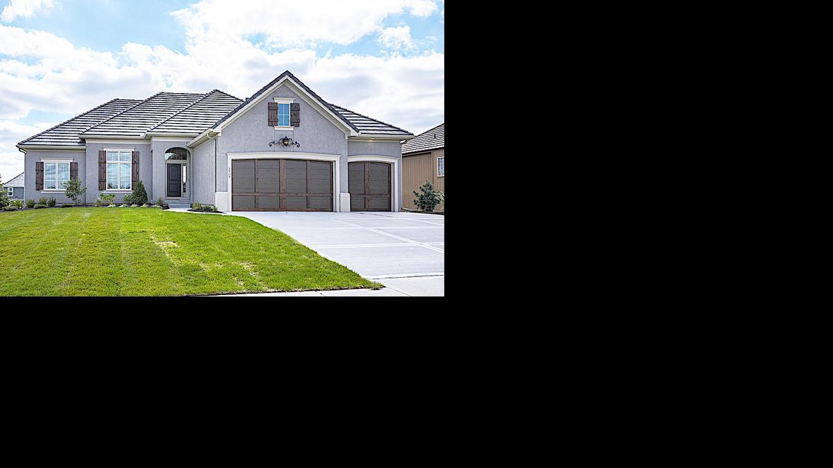 
Tiffany Greens offers classically elegant homes with a vast choice of designs and decor.
