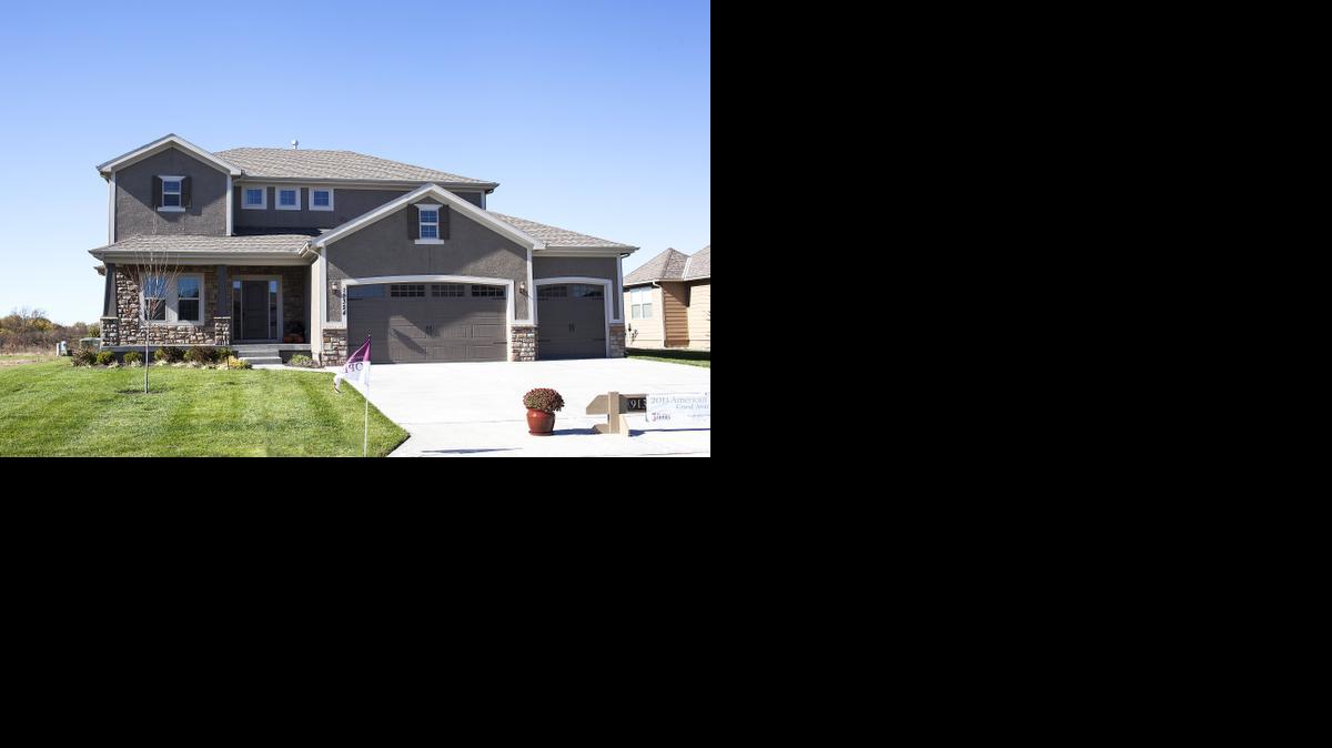 
The Estates of Wolf Creek offers 13 inventory homes in various stages of completion, including two-story, 1
1/2-story and reverse ranch plans.
