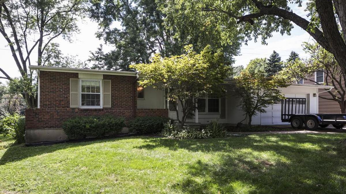 When Shirley Brooks needed to sell her parents’ Overland Park home, she turned to KCCashHomeBuyers.com for help.