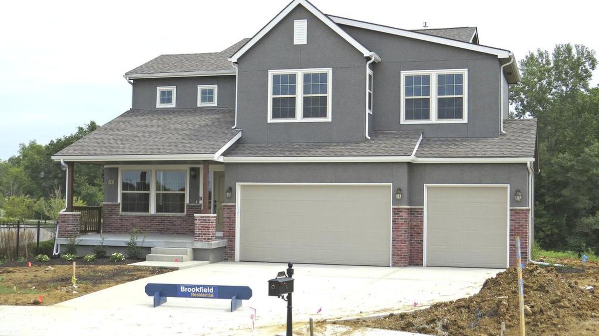 
Brookfield Residential as the exclusive builder in The Enclave at The Village in Shoal Creek Valley and offers two-story and ranch-style homes.
