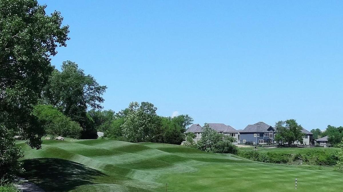 Cottonwood Canyon homeowners are just steps away from Canyon Farms Golf Club, including a brand-new clubhouse that includes a fitness room, swimming pool and an upscale restaurant managed by KC Hopps.
