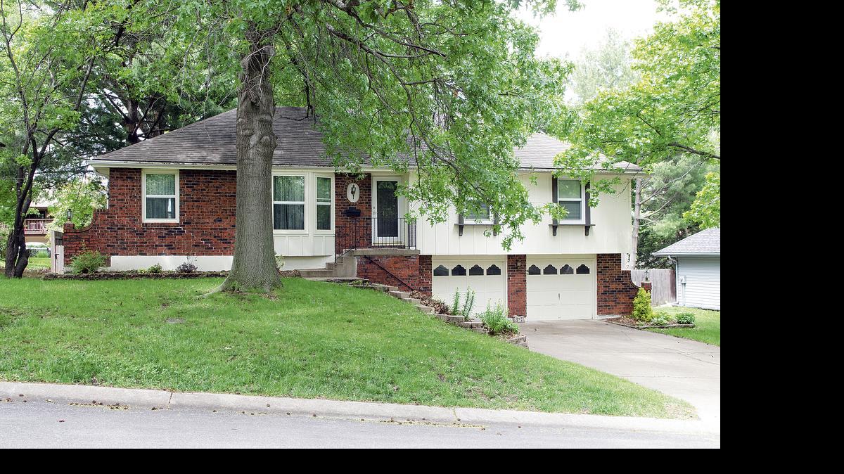 
KCCashHomebuyers.com was the answer to David and Mary Laird’s dilemma of selling their Raytown house quickly without expensive renovations. Once it was renovated, KCCashHomebuyers quickly sold it again. 
