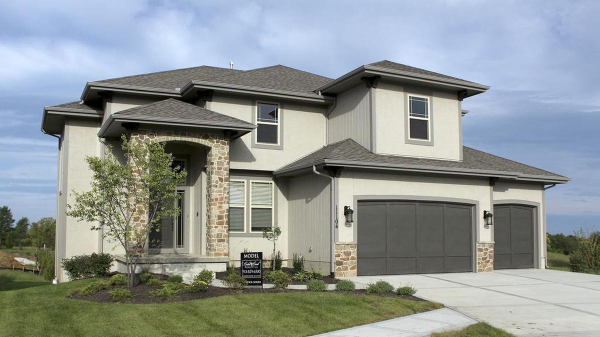 In The Crossings at Southglen, the Wakefield is one of Rodrock Homes’ most popular floor plans. The two-story layout includes four bedrooms, 3½ bathrooms and an open design that encourages full use of the thoughtfully designed space.