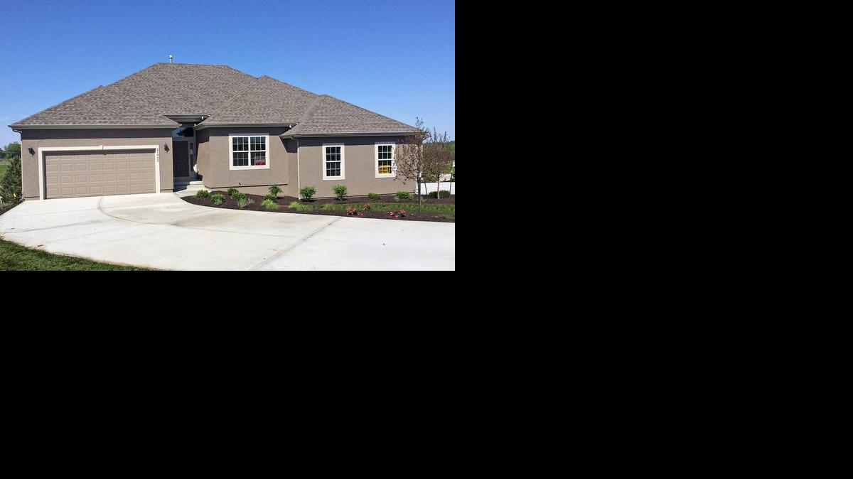
The Villas of Sunnybrook offers homeowners luxurious comfort without compromise. Maintenance-provided luxury villa homes are priced from the mid-$200,000s by leading builders, including Calyn Homes, James Engle Custom Homes and Prairie Homes.
