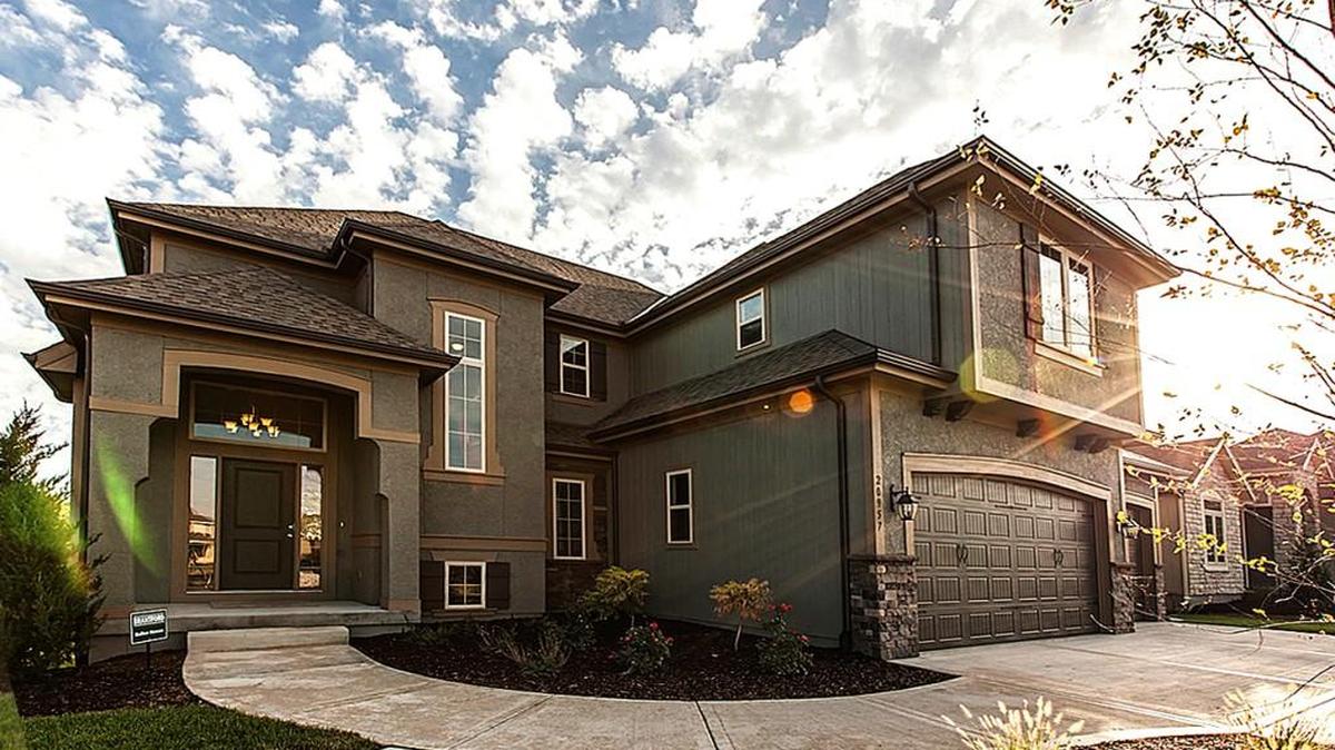 The Brantford is one of several floor plans available at Adams Pointe Village, a secluded retreat that’s bordered by Adams Pointe Golf Club and just minutes away from Interstate 70.