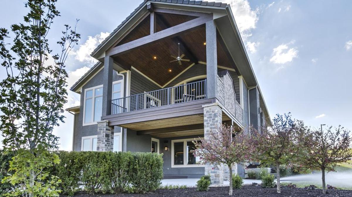 A newly finished, award-winning model home from B.L. Rieke Custom Homes is drawing high amounts of traffic to Cottonwood Canyon, a picturesque Lenexa oasis that’s a short walk away from the Lenexa Civic Center.