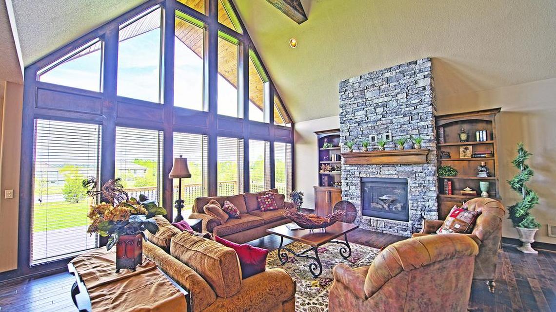 The K-7 corridor has seen incredible growth, and fortunately Rodrock Development has a collection of communities in this thriving area. Among them is Forest View, which sits atop a winding boulevard, just past a 50-foot waterfall, natural rock bluffs, and greenery. The community has several move-in ready homes, including Tabernacle Homes’ Denali Chalet, which is for sale at $589,950—far below reproduction cost. The home feels like a mountain retreat!