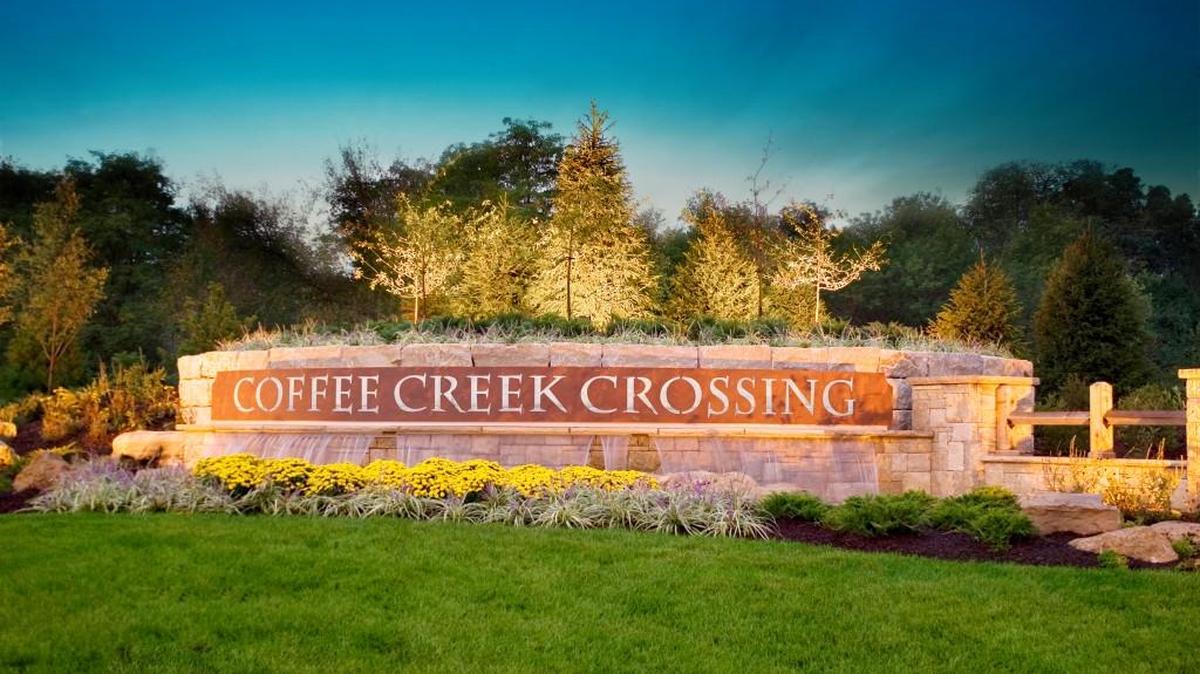 Coffee Creek Crossing has the reputation that current residents describe as like living in “a neighborhood within a park,” preserving ample greenspace that further extends the community’s idyllic, retreat-like ambiance.