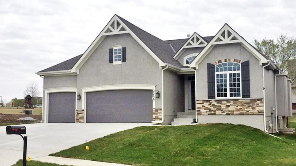 Also underway in Arbor Woods — and awaiting the personal touches of a discerning homebuyer — is Chris George Homes’ Yorkshire IV. Boasting more than 2,450 square feet of living space, this 4-bedroom, 3 1/2-bath home offers a fantastic kitchen and numerous options and upgrades.