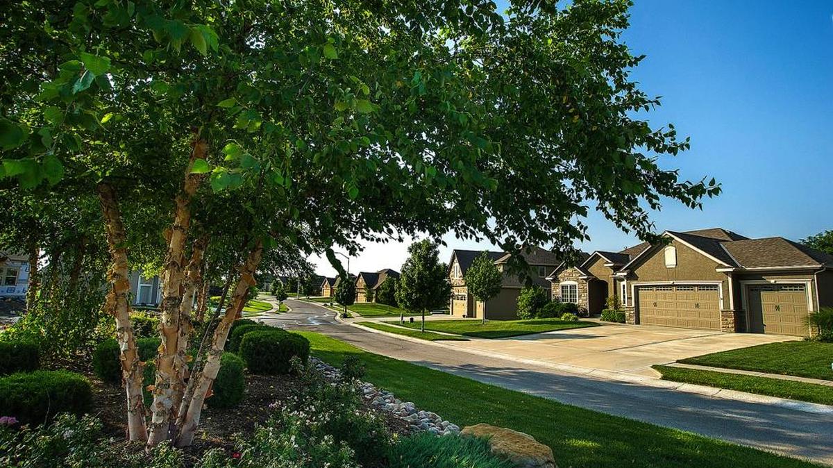 With the Fall Parade of Homes beginning Sept. 24, “Our homebuilders are proud to showcase 12 homes across six of our master-planned communities,” explained Jenni Mann, director of residential marketing for Hunt Midwest Residential.