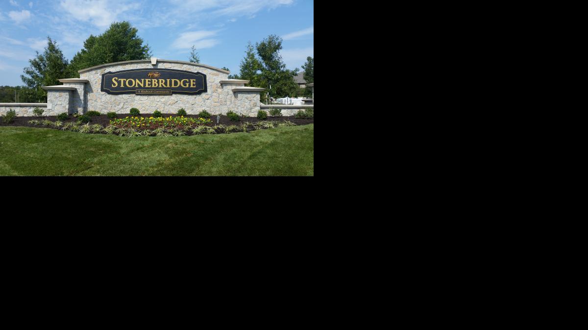 
Stonebridge offers a wide array of home styles and pricing, numerous amenities and the added benefit of being within the award-winning Spring Hill School District.
