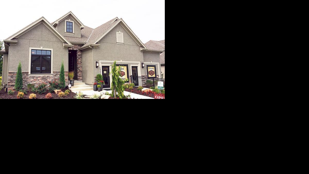 
Chapel Hill’s Parade of Homes entry No. 190 is the Broadmoor reverse 1
1/2-story by Parkview Homes and was named Model Home of the Year 2014 by Kansas City Homes & Gardens magazine. It is priced at $547,287.
