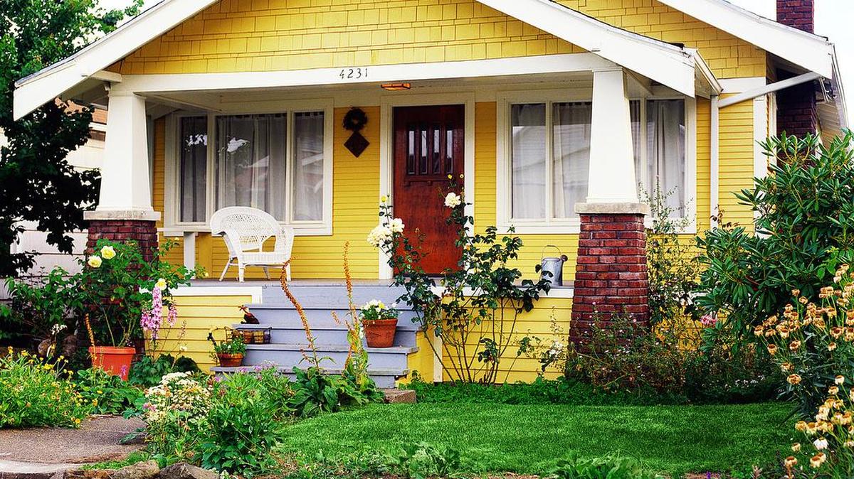 As daunting a task as downsizing may seem, it doesn’t have to be. That is one reason Ben Souchek wrote, “The Secrets to Downsizing,” which provides great information for anyone thinking of downsizing.