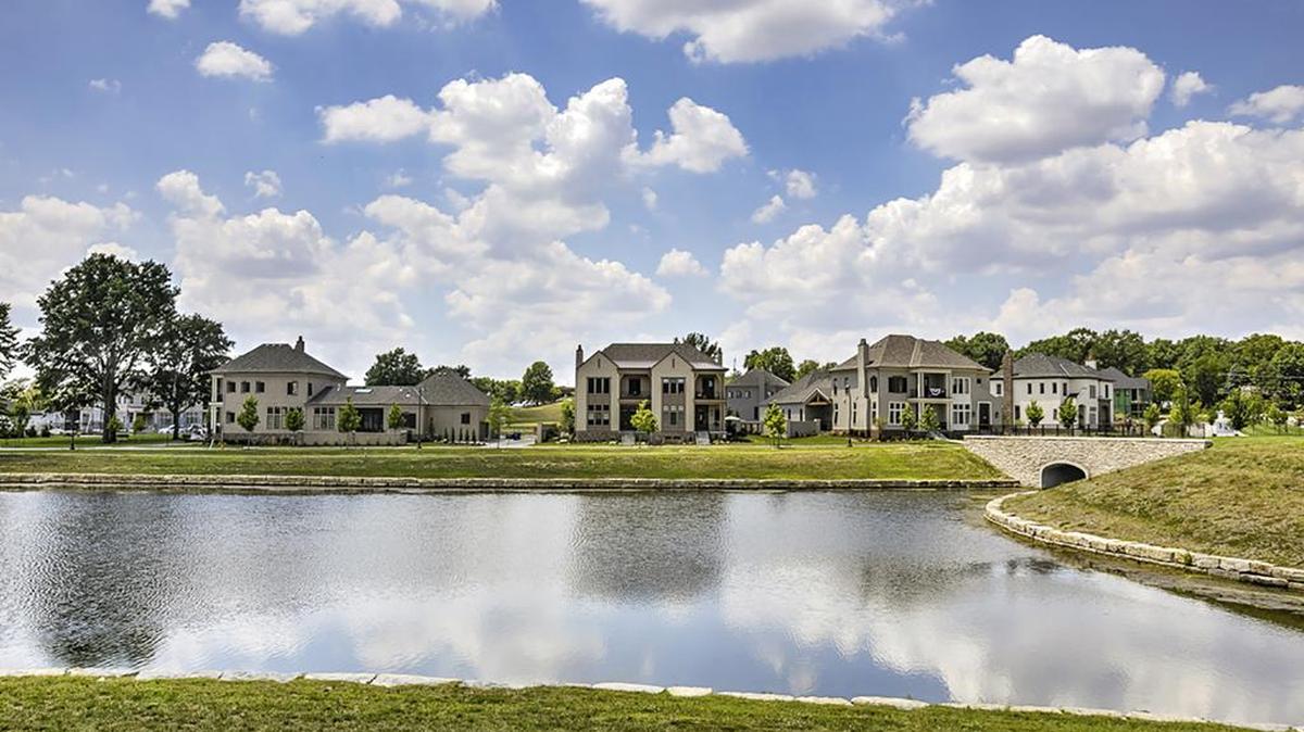 Meadowbrook Park features a variety of residential living options, including the Twin Villas built by Tom French Homes.