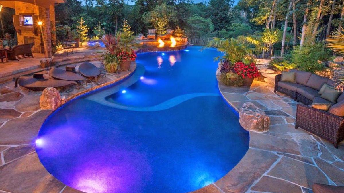 The heart and soul of Loch Lloyd is The Country Club at Loch Lloyd, where the community comes together to enjoy all the venues that encourage healthy lifestyles, such as the fully equipped fitness center, tennis courts and swimming pools, and the Tom Watson Signature Design golf course.