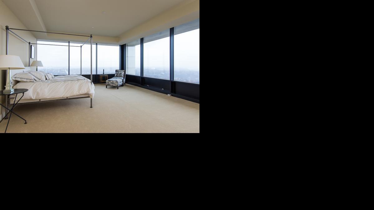 
Walls of windows provide south-facing views from the 17th floor model at One Park Place.
