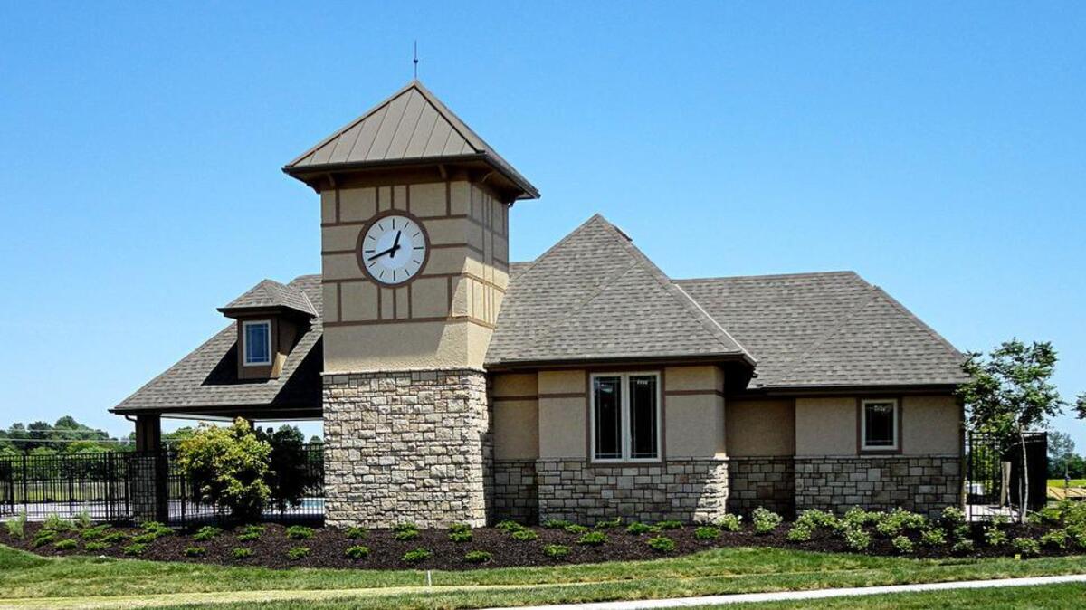 A picturesque cabana is part of the extensive amenities package available at Bluestem, a southern Overland Park community. Additional amenities include a swimming complex with a full-size pool, children’s pool, sport court and play area, as well as more than 1.5 miles of walking trails.