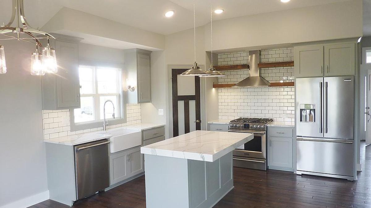 See this gorgeous kitchen in the Northland, built by Gary Kerns Homebuilders, on the Spring Parade of Homes April 22 through May 7 (Tour #119).