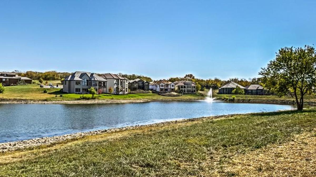 Several types of homesites are available at Cottonwood Canyon, including three remaining homesites that back to the rippling lake and offer an eastern exposure. Prices start at $139,000.