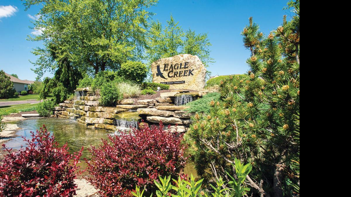 
Surrounded by rolling hills and farmland, Eagle Creek is in Lee’s Summit off of Pryor Road, three miles south of Interstate 470. Residents enjoy the country-like setting, while popular shopping and services are nearby.
