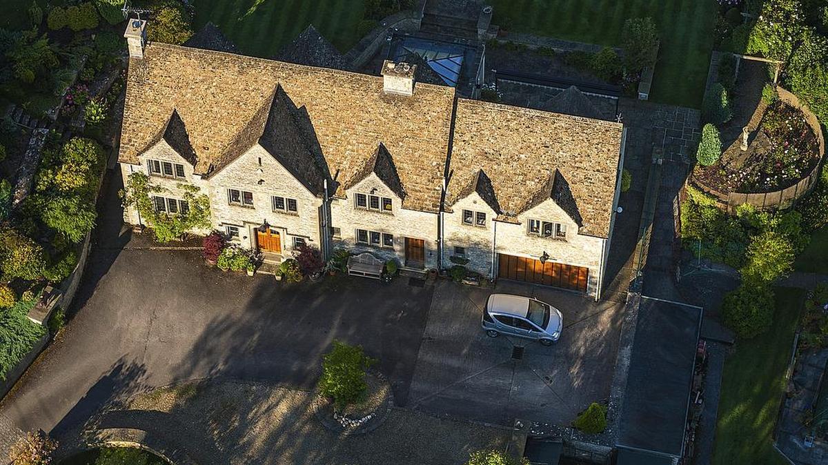 Technology has changed nearly every aspect of the way we live, so it is only natural that it affects the way sellers and their agents market and sell homes. One of those technologies is the use of aerial drones, which can be used to take aerial photos of your home and the surrounding property.