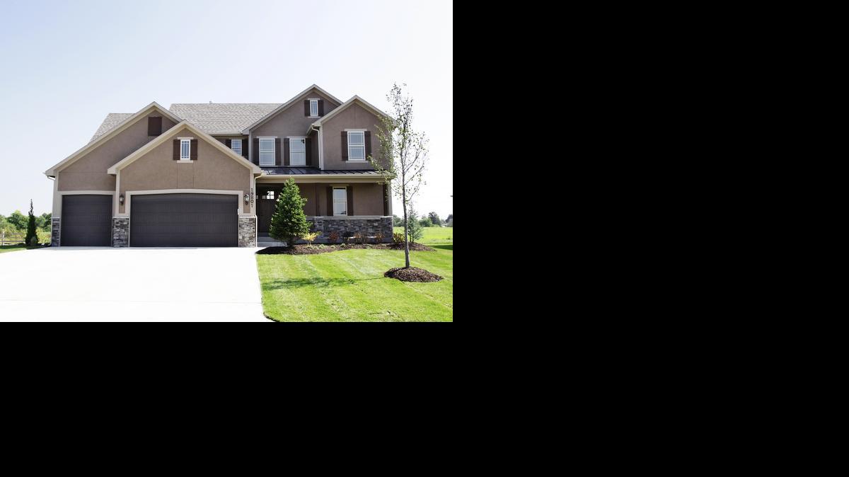 Current home styles at Prairie Ridge include ranch, reverse 1 1/2-story, 1 1/2-story, two-story and California split designs.