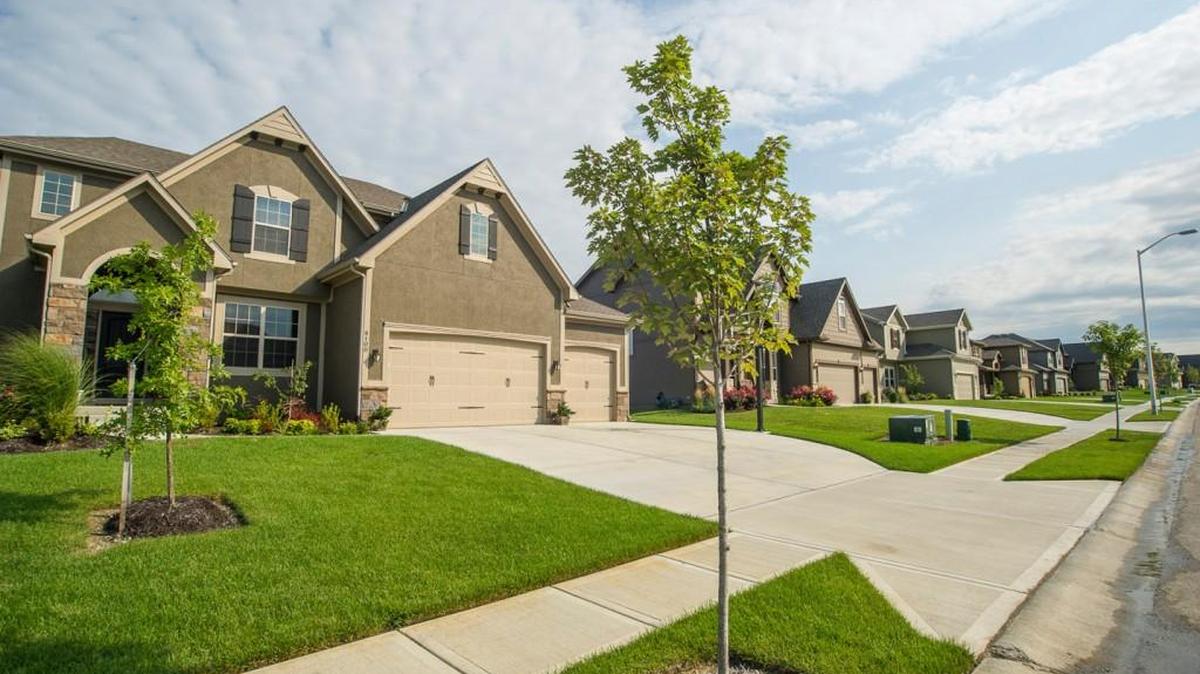 Aimee Miller, ReeceNichols agent and Benson Place Fieldstone co-community manager with Heather Duty, said, “Not only are there 16 completed homes to tour, each has distinctive features and finishes that truly leave an impression.”