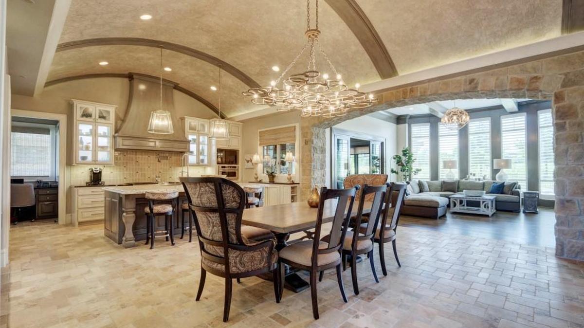 The focus of the villas at Prairiefire is luxury. High-end finishes complete spacious kitchens built for entertaining. Outdoor living is a focus as well, with fire pits and outdoor bar areas.