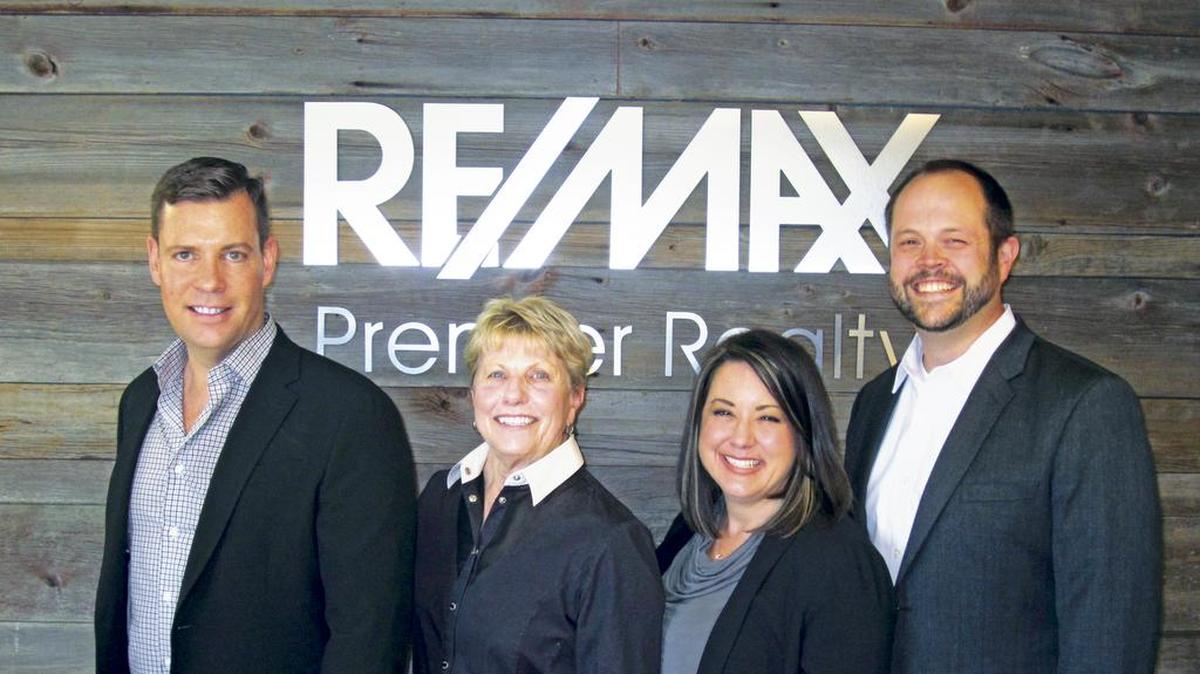 Team Mall’s Darren Taylor, Ellen Vap, Nicole Mall and Andrew Mall oversee marketing and sales for luxury condos and single family homes in Missouri and Kansas.
