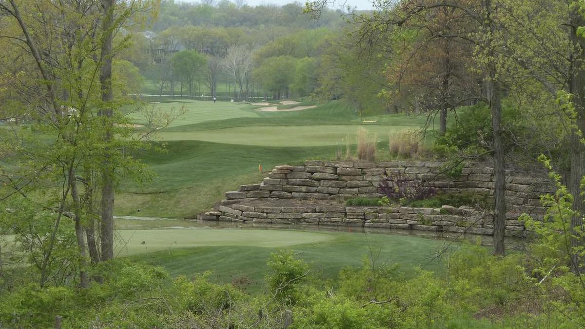 Fairway Ridge Estates offers home sites with views of the community’s four acres of wooded green space and the picturesque fairways of the Loch Lloyd Golf Course on the west boundary.