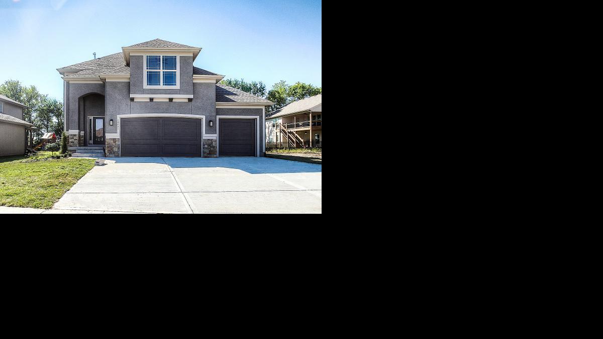 
This Madison plan at 18421 W. 194th Terrace in The Estates of Wolf Creek, built by Wolf Creek Homes, won a Pick of the Parade Grand Award and a Distinctive Plan and Design First Place.
