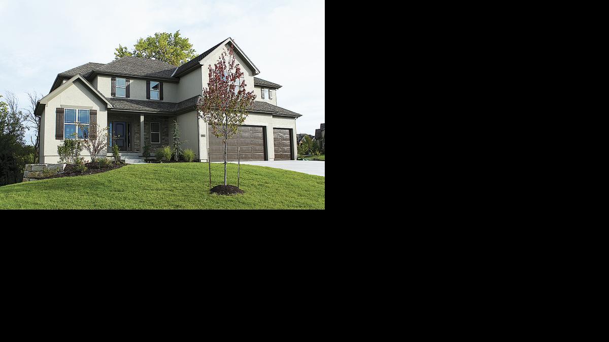 
Don Julian Builders Inc. is featuring this Parade of Homes entry at 11502 S. Carbondale St. in Cedar Creek’s The Woods of Southglen.
