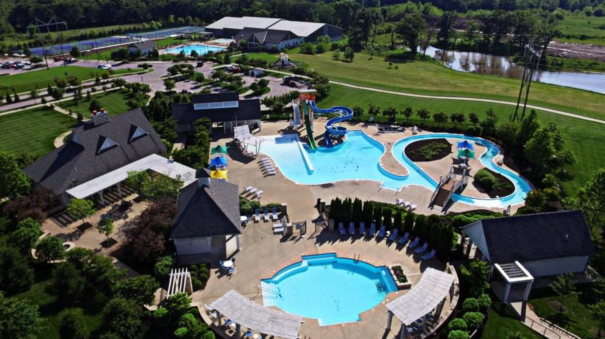 Residents at Shoal Creek Valley enjoy a wealth of amenities. The chalet-style Park House features a large, outdoor water park with a lazy river, two large swimming pools, two waterslides, splash plaza, toddler pool, tanning patios, picnic pavilions and changing rooms.