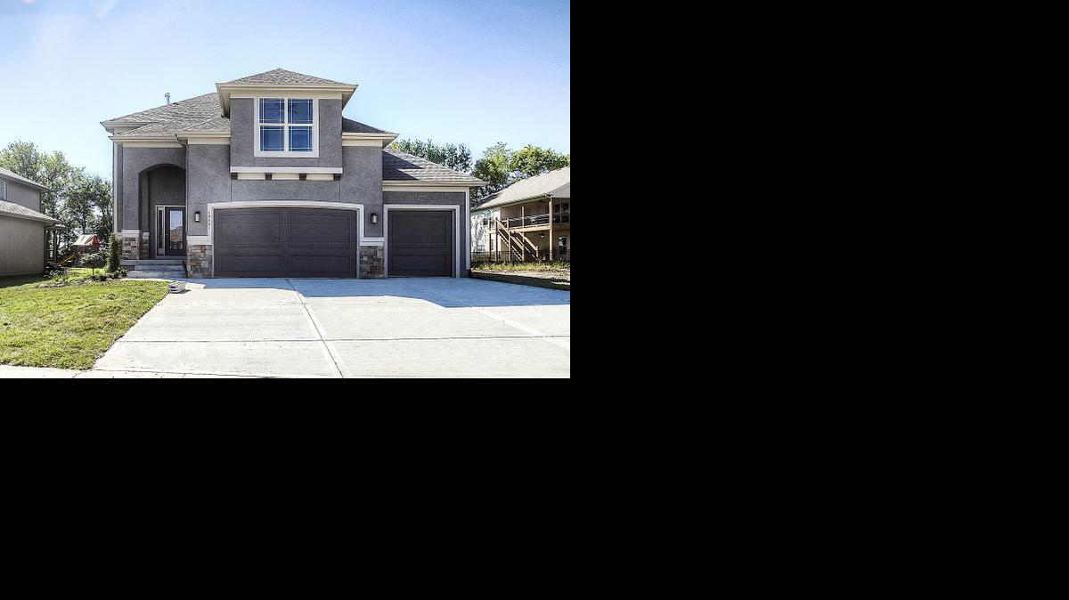 
This Madison plan at 18421 W. 194th Terrace in The Estates of Wolf Creek, built by Wolf Creek Homes, won a Pick of the Parade Grand Award and a Distinctive Plan and Design First Place.
