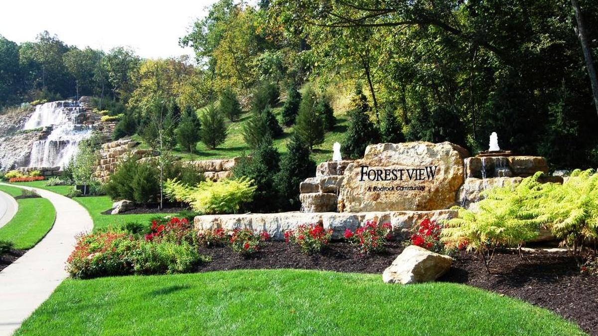 The communities of Forest View, Persimmon Hill, and Arbor Woods are all within a square mile of each other in the 127th and Clare Road area in Johnson County. Presenting an assortment of floor plans and prices, each neighborhood stands alone on its own merits, all while providing a cohesive feel for the entire area.