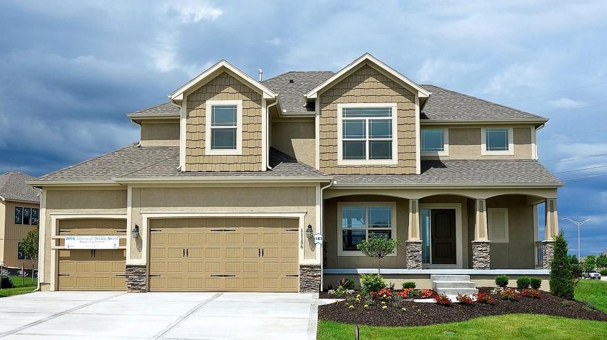 In The Crossings at Southglen, a favorite Cedar Creek neighborhood for families, Summit Custom Homes has a five-bedroom, four-bathroom Preston Ridge IV available for immediate occupancy. The home is located at 11156 S. Barth Road and is priced at $405,950.